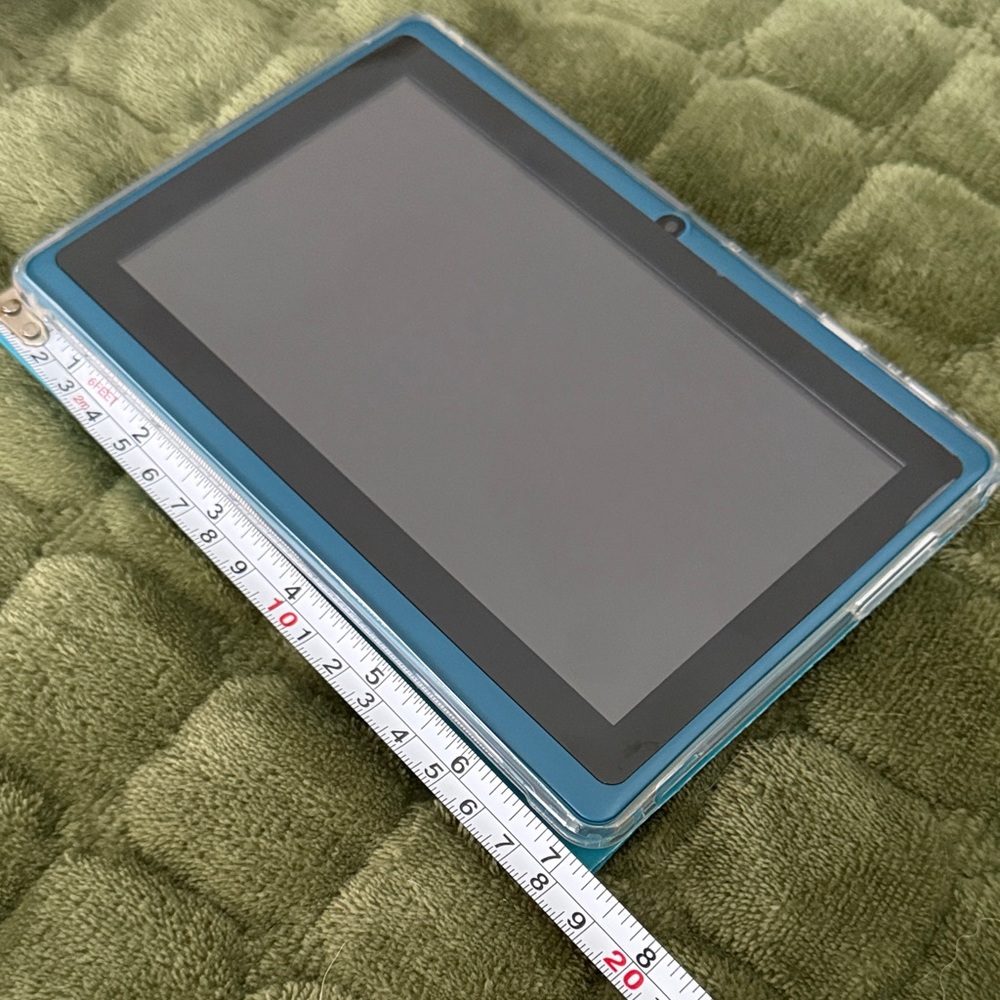 Android Tablet with Case - Picture 3 of 8